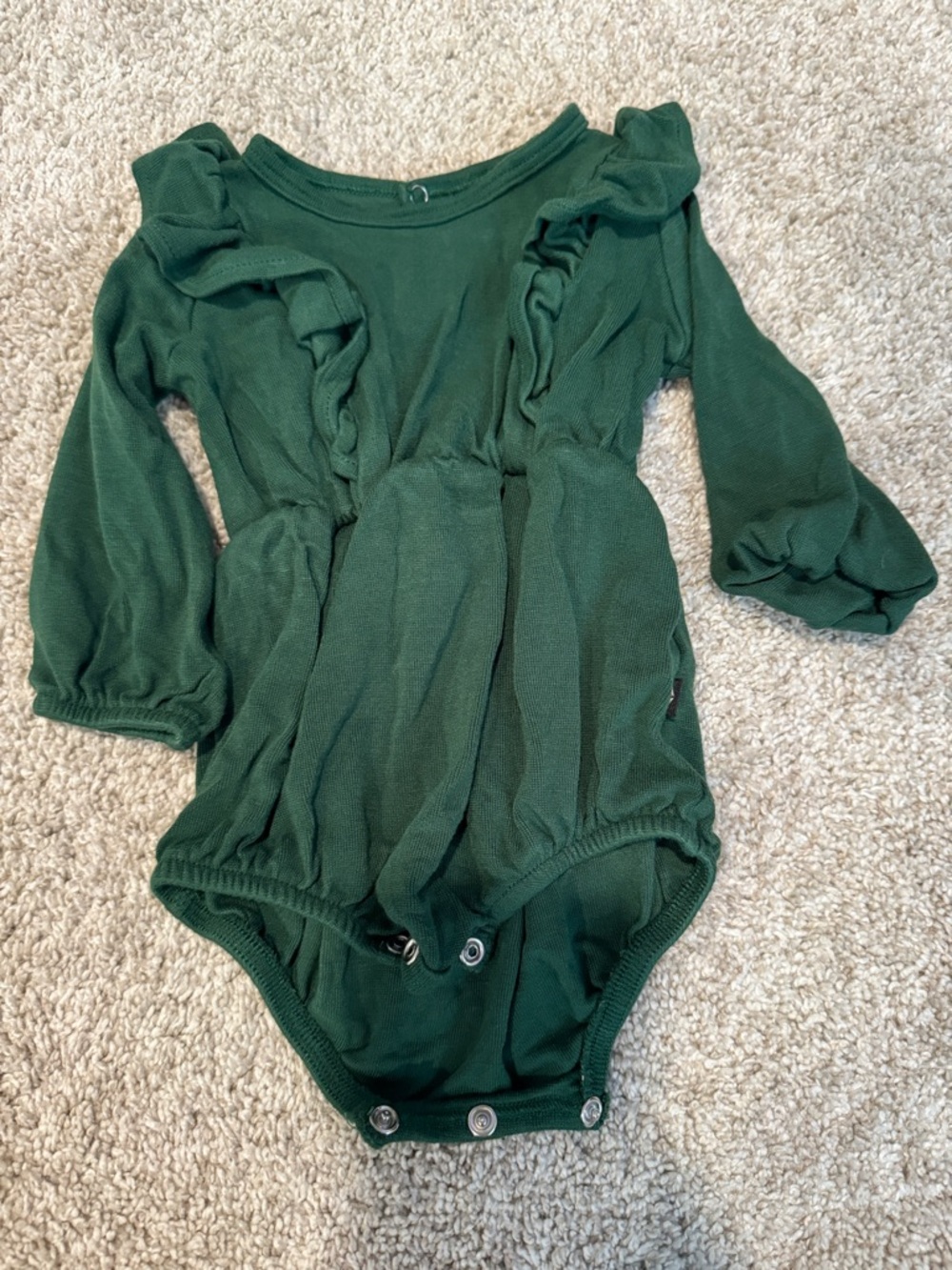 Kyte Baby Long sleeve ruffle bodysuit 3-6 months